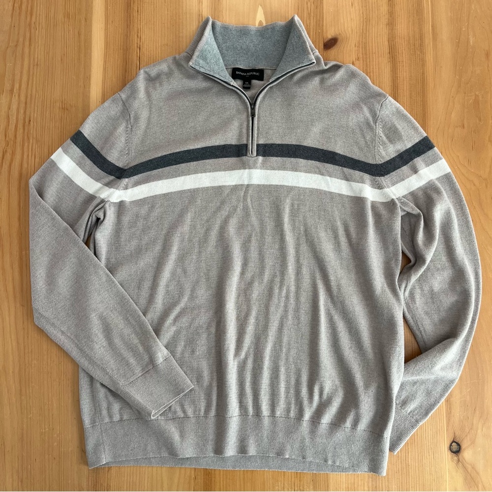 Banana Republic Men’s XL Gray Striped Quarter Zip Pullover